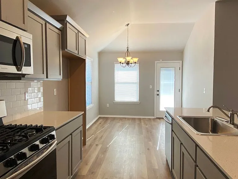 4609 Crystal Clear Ln — Photo 11
