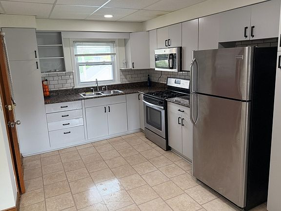 2nd image of 1809 E 31st St APT 2E