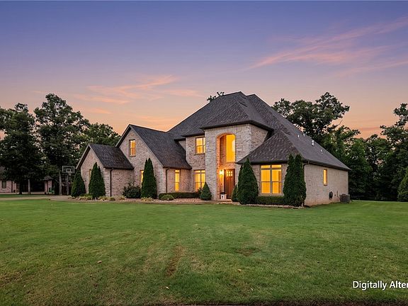 2nd image of 1479 Le Chesnay Dr