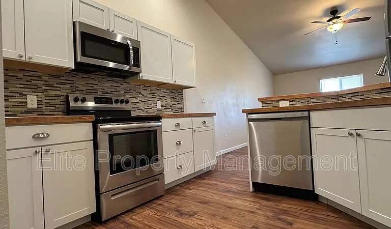 983 S Palomar Dr — Photo 5