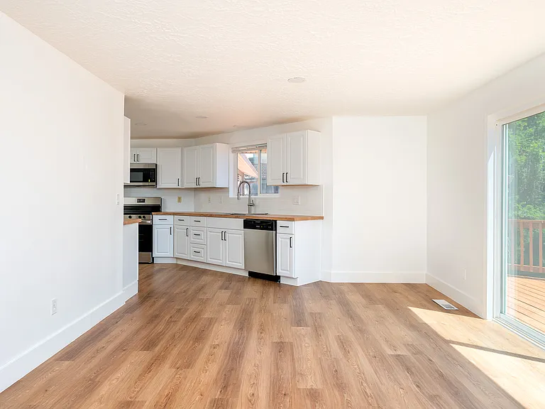 1115 NE 63rd St — Photo 35