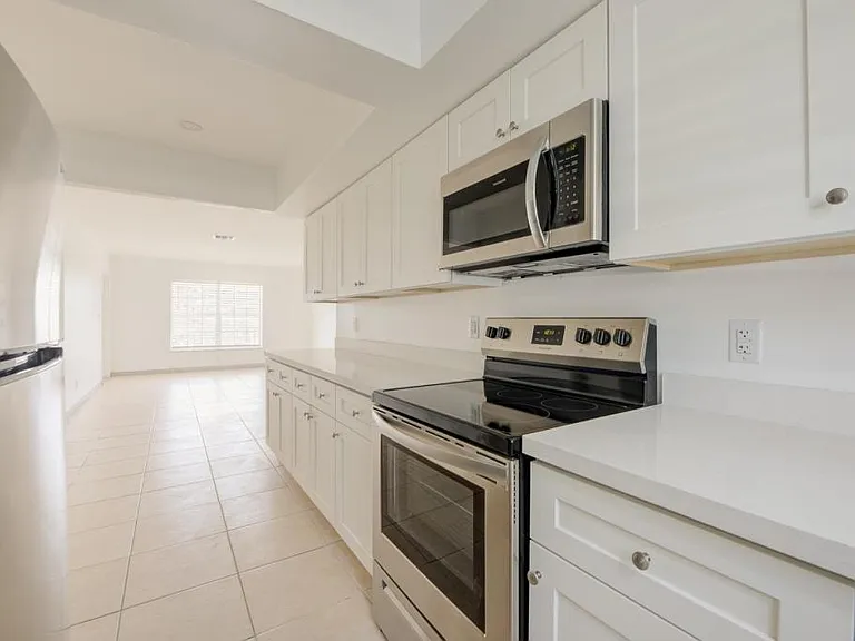 1017 NW 30th Ct #5 — Photo 10