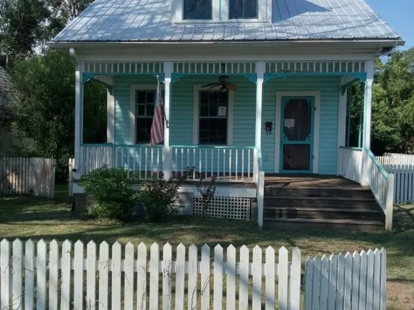 91 17th St, Apalachicola, FL 32320