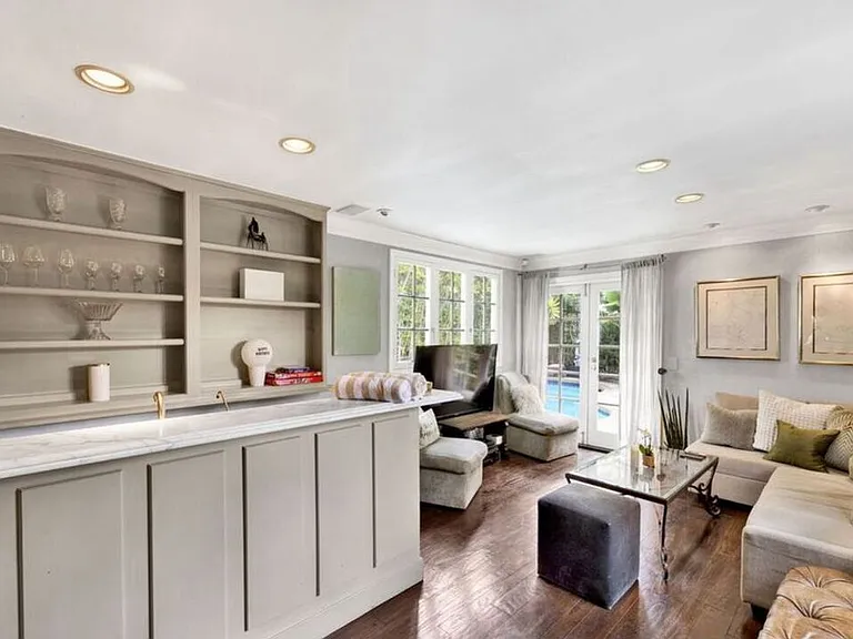 634 N Highland Ave — Photo 5