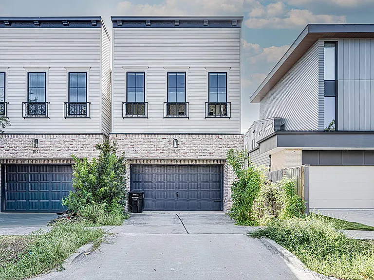 1543 Lawrence St — Photo 1