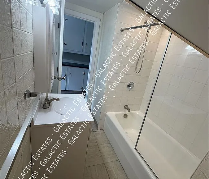 389 Boynton St #2 — Photo 18