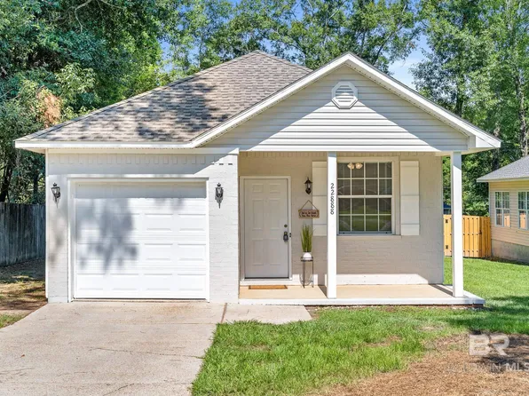 22888 Mobile St, Robertsdale, AL 36567