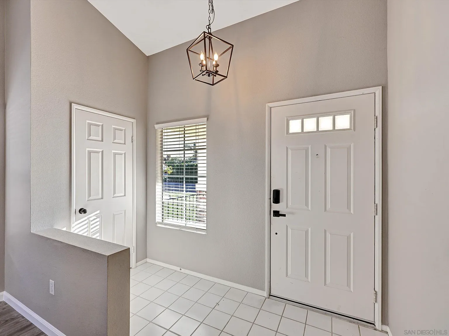 3 bed, 2.0 bath, 1318 sqft, $4,400 — Photo 4