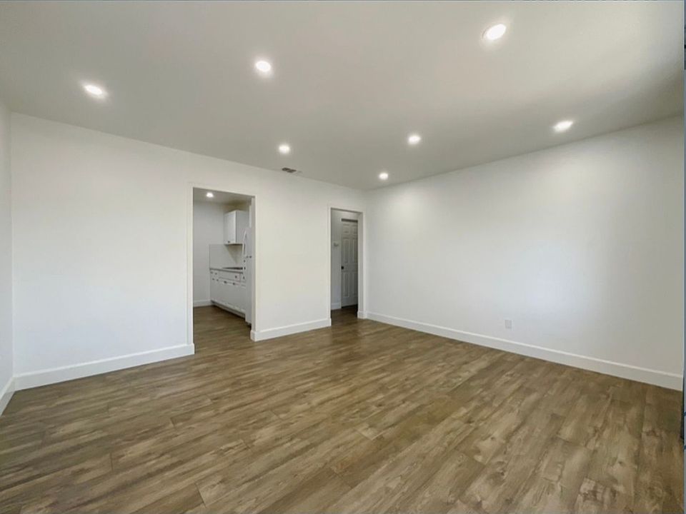 2nd image of 1510 Frienza Ave