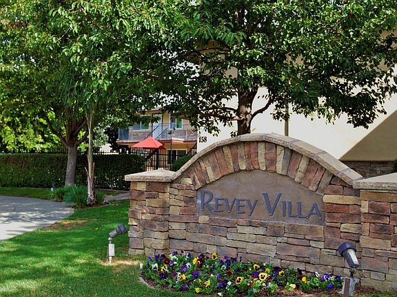 4th image of 166 Revey Ave #10