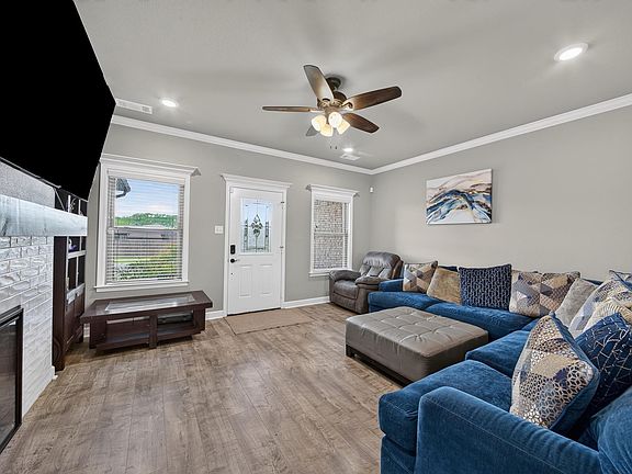 5th image of 24 Aberdeen Dr