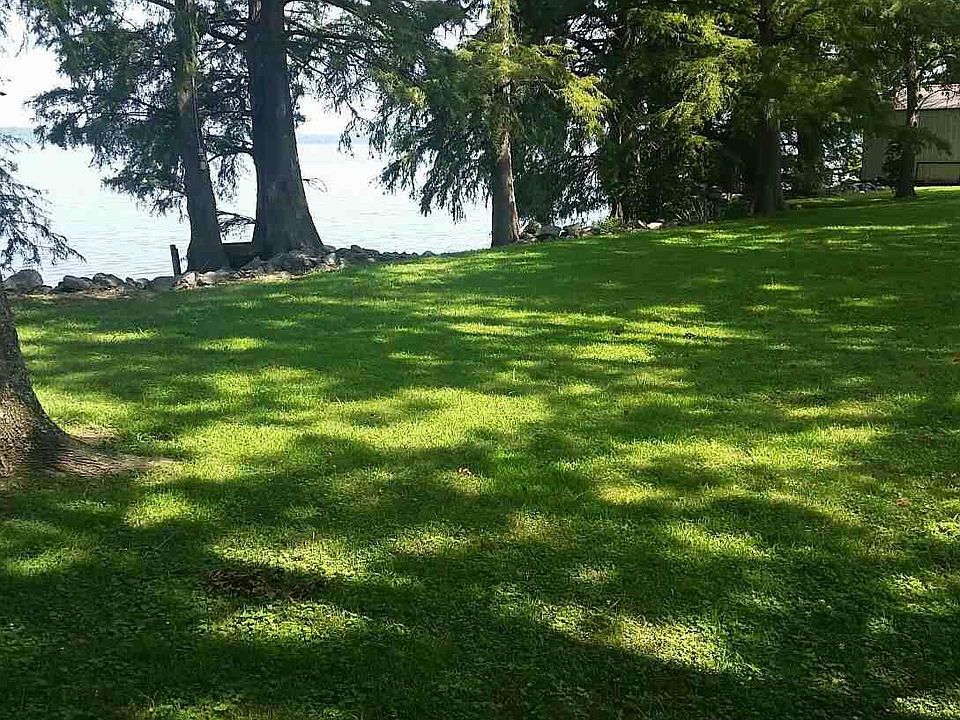 1st image of 1103 Lake Dr