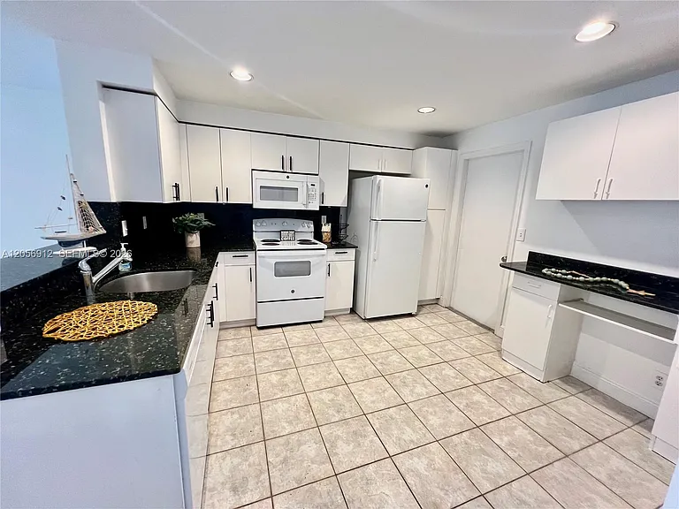 1387 Barcelona Way #3-26 — Photo 3