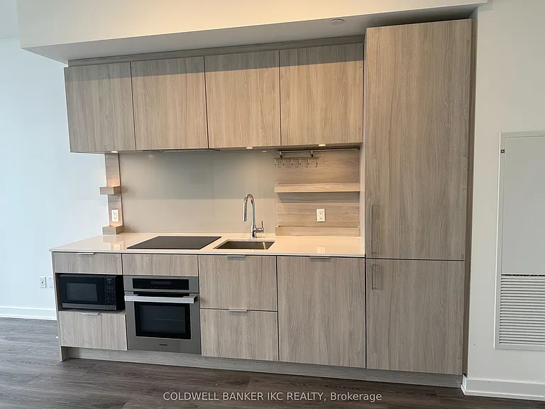 28 Ann St #1404 — Photo 10
