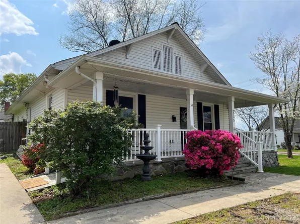 335 W Sycamore St, Lincolnton, NC 28092