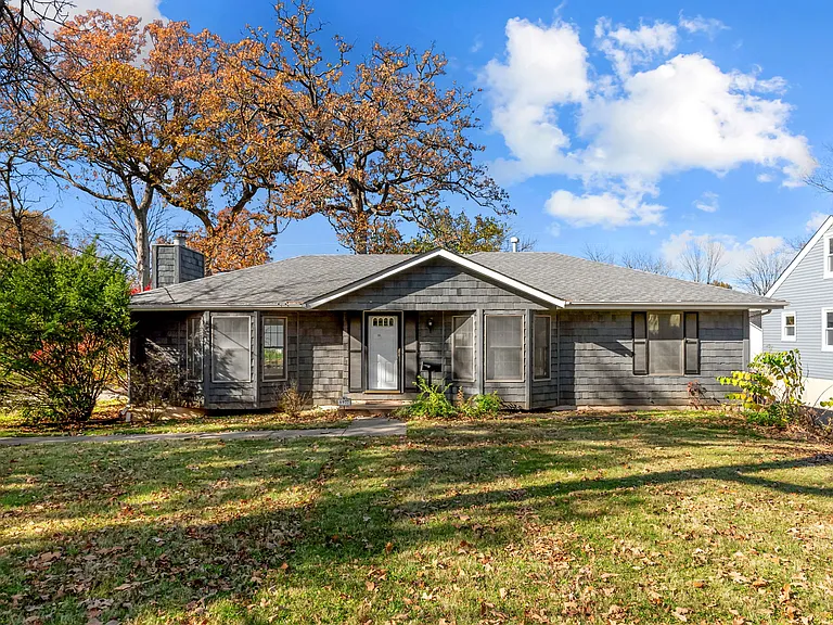 8977 Big Bend Blvd — Photo 22