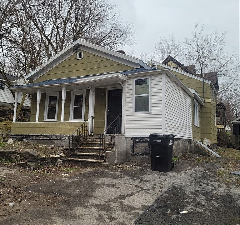 1st image of 106 Beecher St