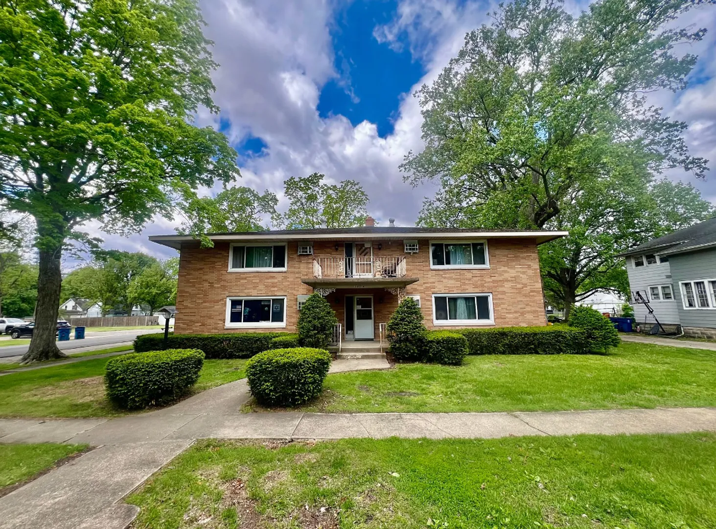 Spacious 2 Bedroom 1 Bathroom! — Photo 2
