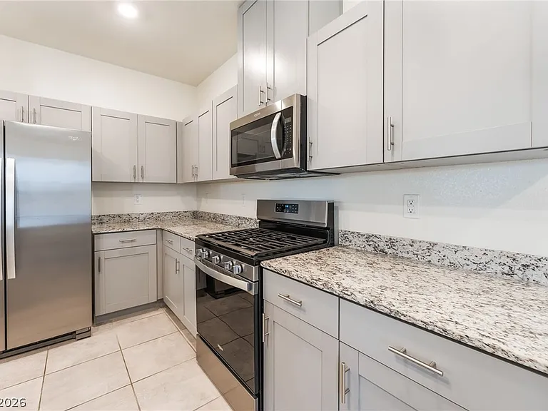 410 Larksong Ave — Photo 9