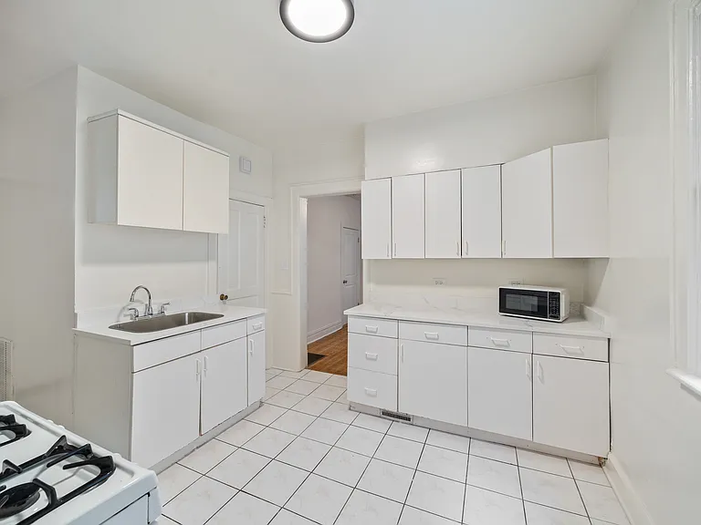1011 Garnett Pl #1/2 — Photo 2
