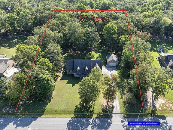 4th image of 629 Bonner Way