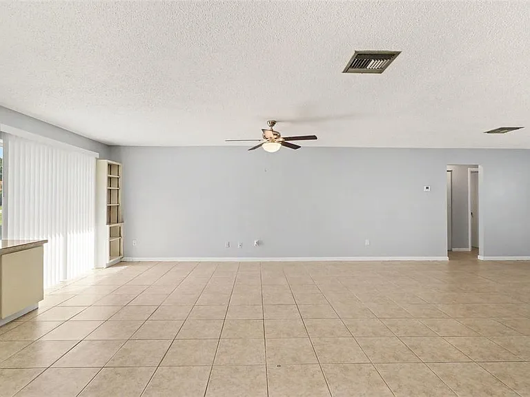 10157 Bluff Ct — Photo 8