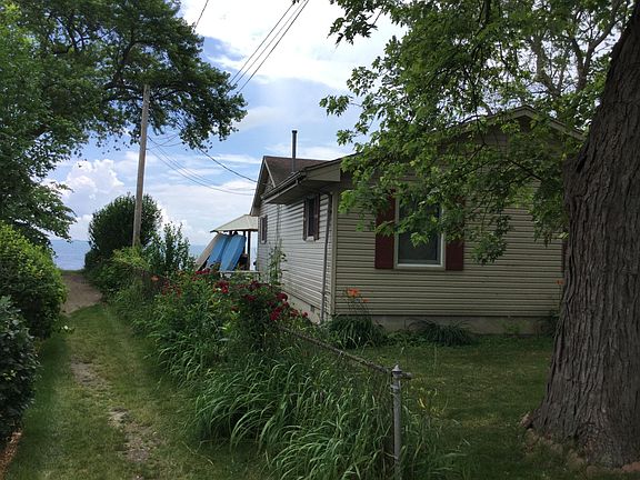 3rd image of 35305 Erie Dr