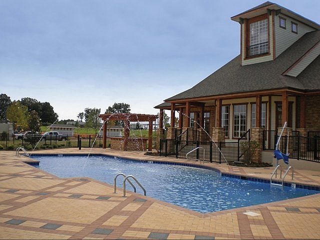 1st image of 1514 Continental Dr