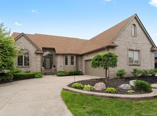 19996 Devonshire Ln, Macomb, MI 48044