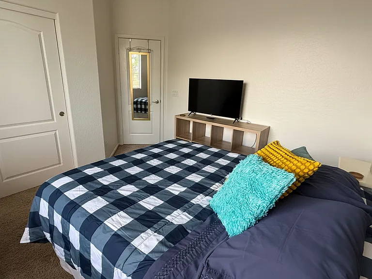1423 E Elgin Pl — Photo 25