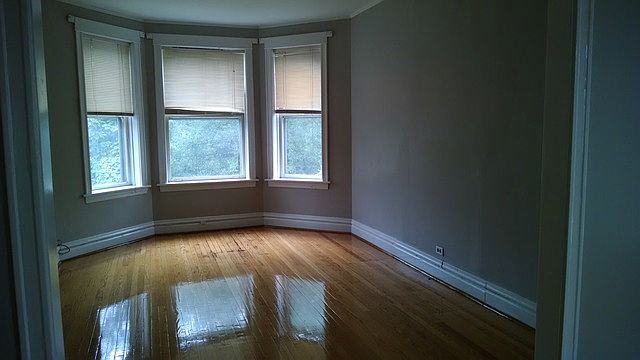 1st image of 3854 N Hoyne Ave #3