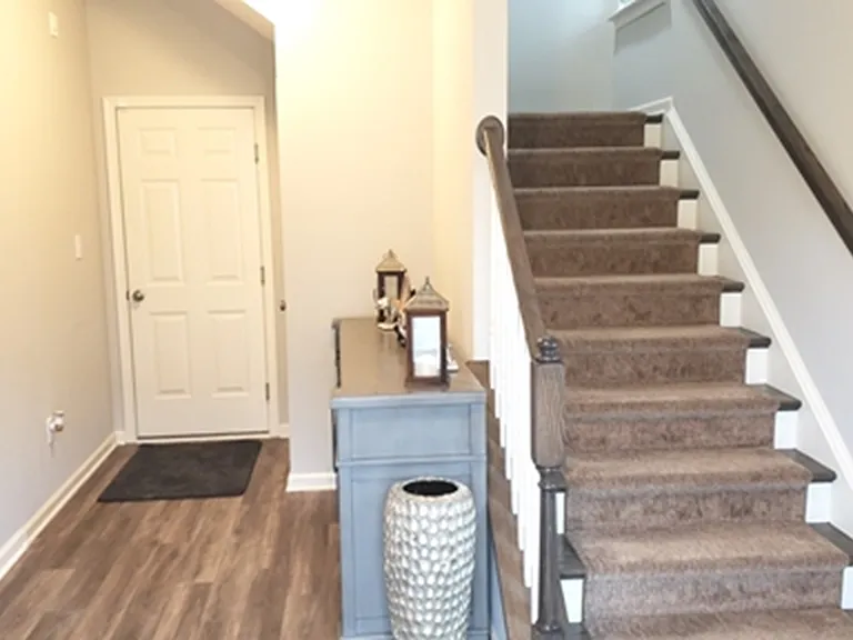 949 Manor Ave N — Photo 2