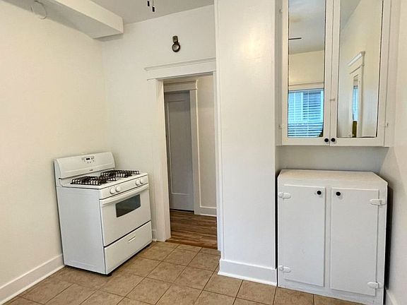 5th image of 1824-1830 E Appleton St #1824