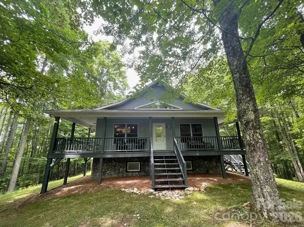 700 Norton Fork Rd, Hot Springs, NC 28743