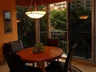 4th image of 1515 N Astor St APT 5B