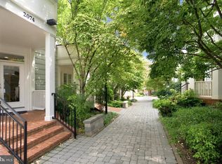 2074 N Oakland St, Arlington, VA 22207