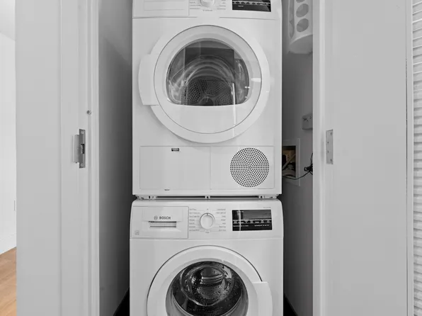 310 Clarkson Avenue image 15 of 26