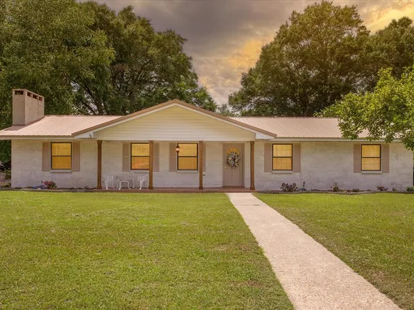 1107 N Trinity St, Geneva, AL 36340