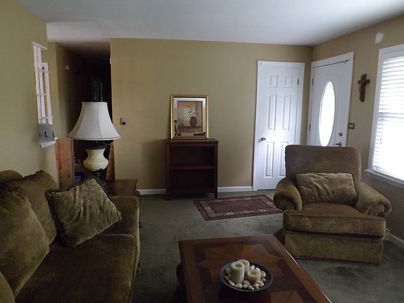 4th image of 239 Abbott Ave