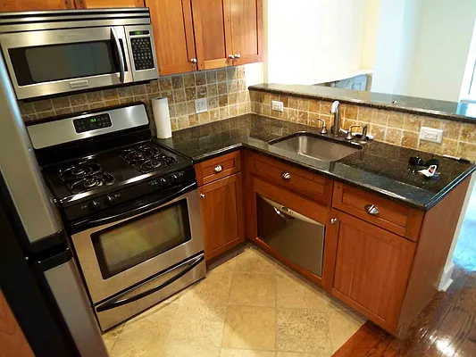 Rented by City Connections Realty | media 4