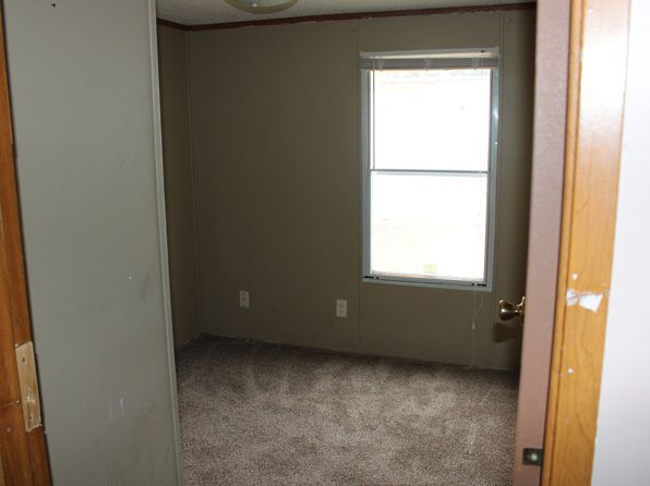 312 N Clay Aly, Riley, KS 66531