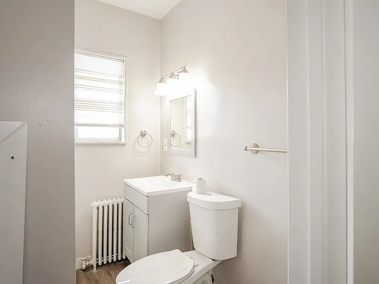 764730_027_bathroom_13189187.jpg