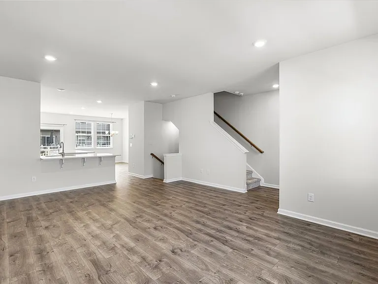 8 Venice Ln — Photo 8