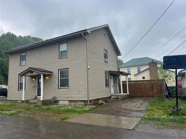 94 Hudson St, Middleport, OH 45760