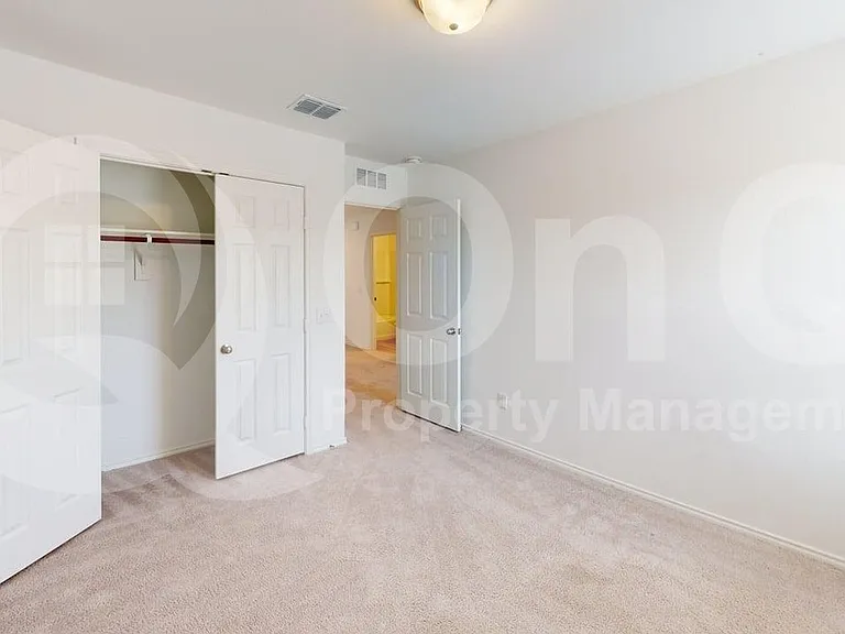 882 Breakwater Dr — Photo 12