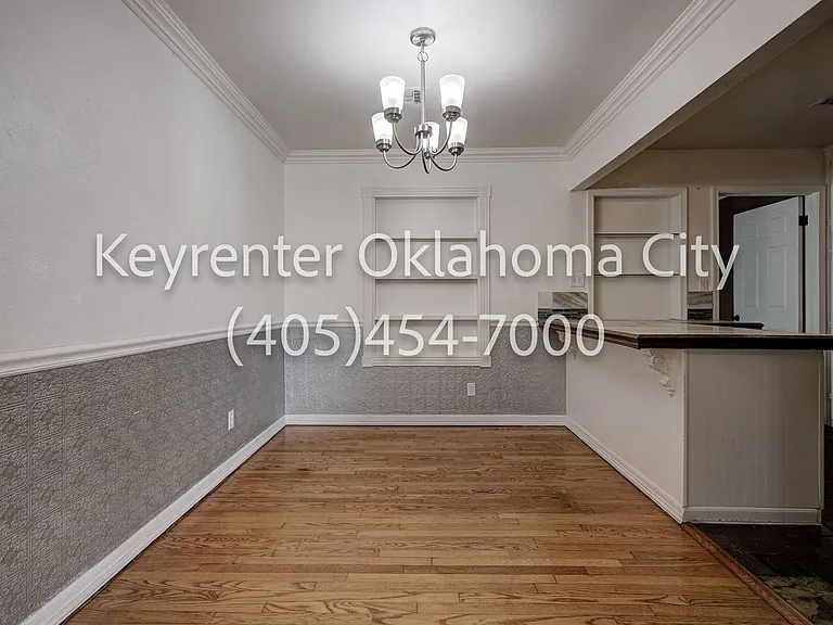 1622 W Britton Rd — Photo 10