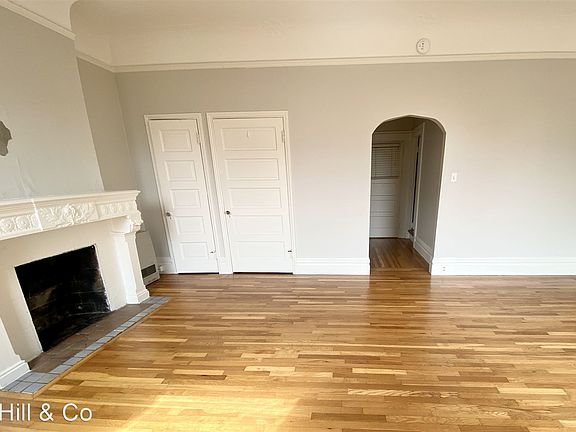 4th image of 2849 Fillmore St APT 2