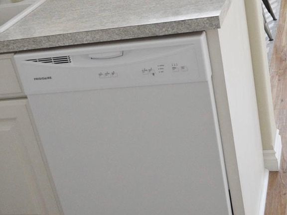 New Dishwasher and updated countertops