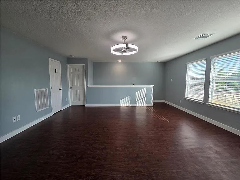 9526 Heflin Colony Dr — Photo 24