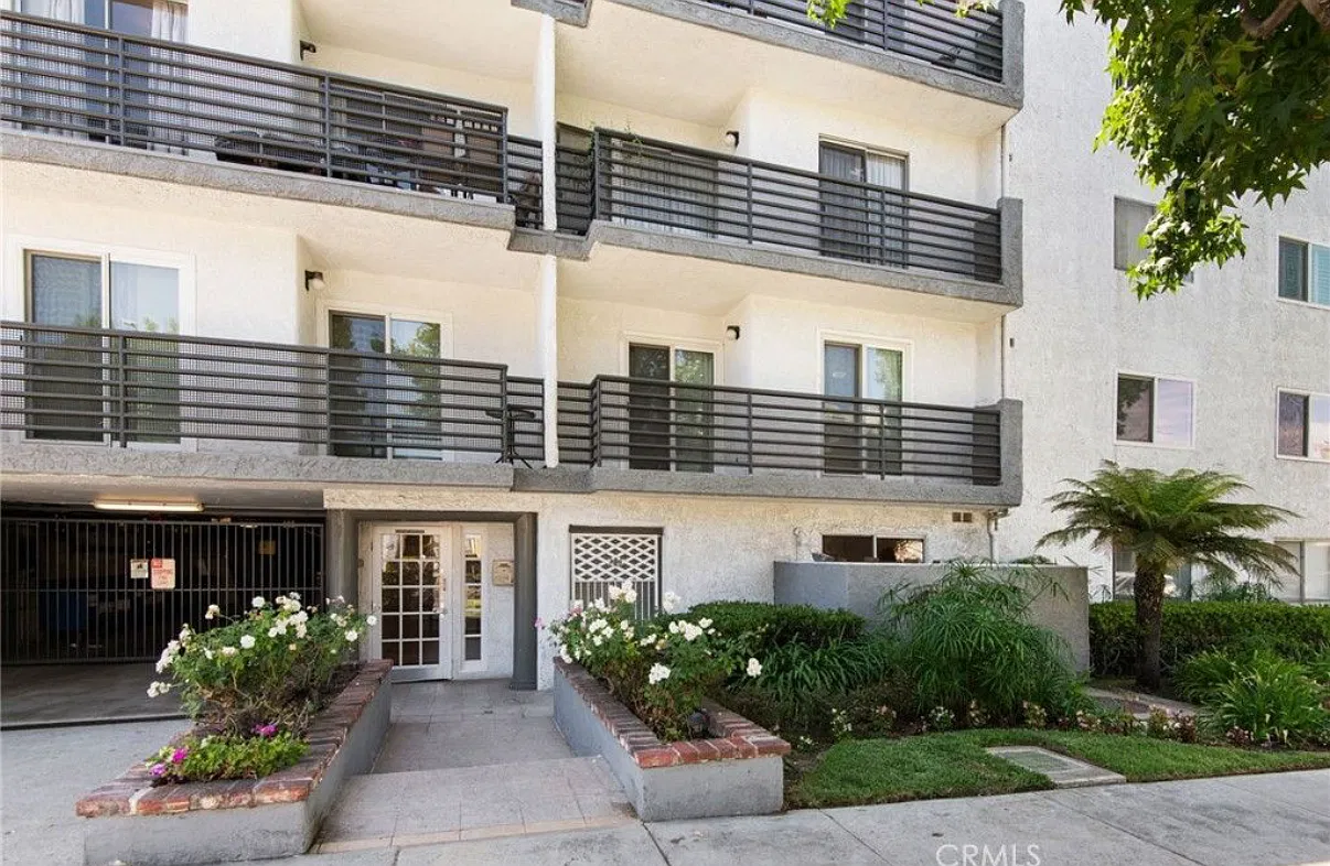 1 bed, 681 sqft, $2,500 — Photo 2